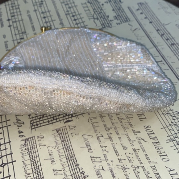 Nordstrom Elegant White Beaded Clutch with Snake Chain - Picture 5 of 5